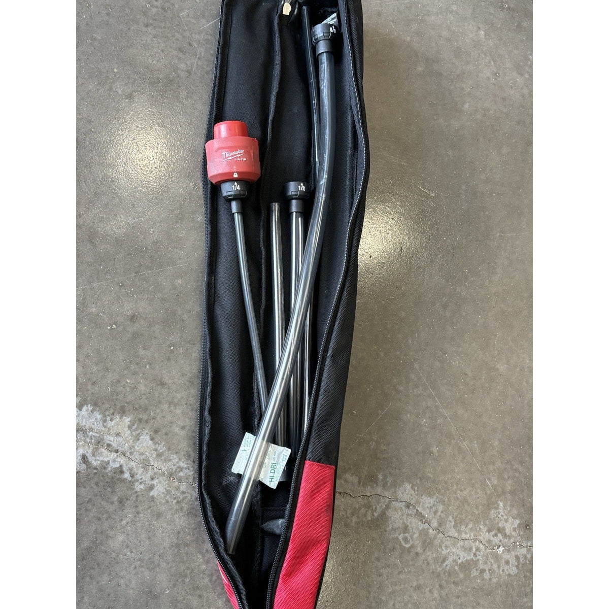 Milwaukee AIR-TIP 4pc Vacuum Attachment Set w/ Carrying Case Black/Red