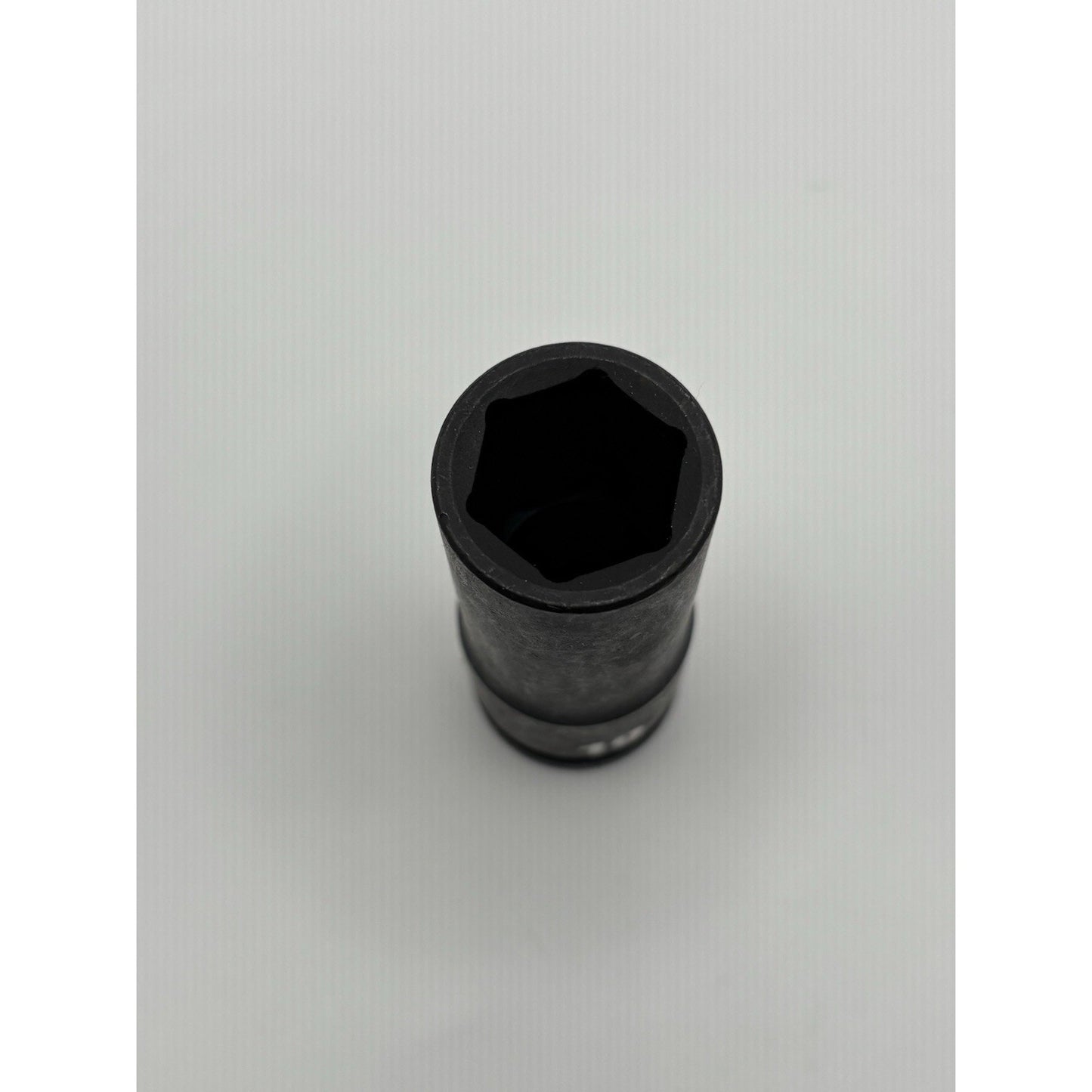 Milwaukee 19 mm SHOCKWAVE Impact Duty 1/2 In Drive Deep Socket 6 Point