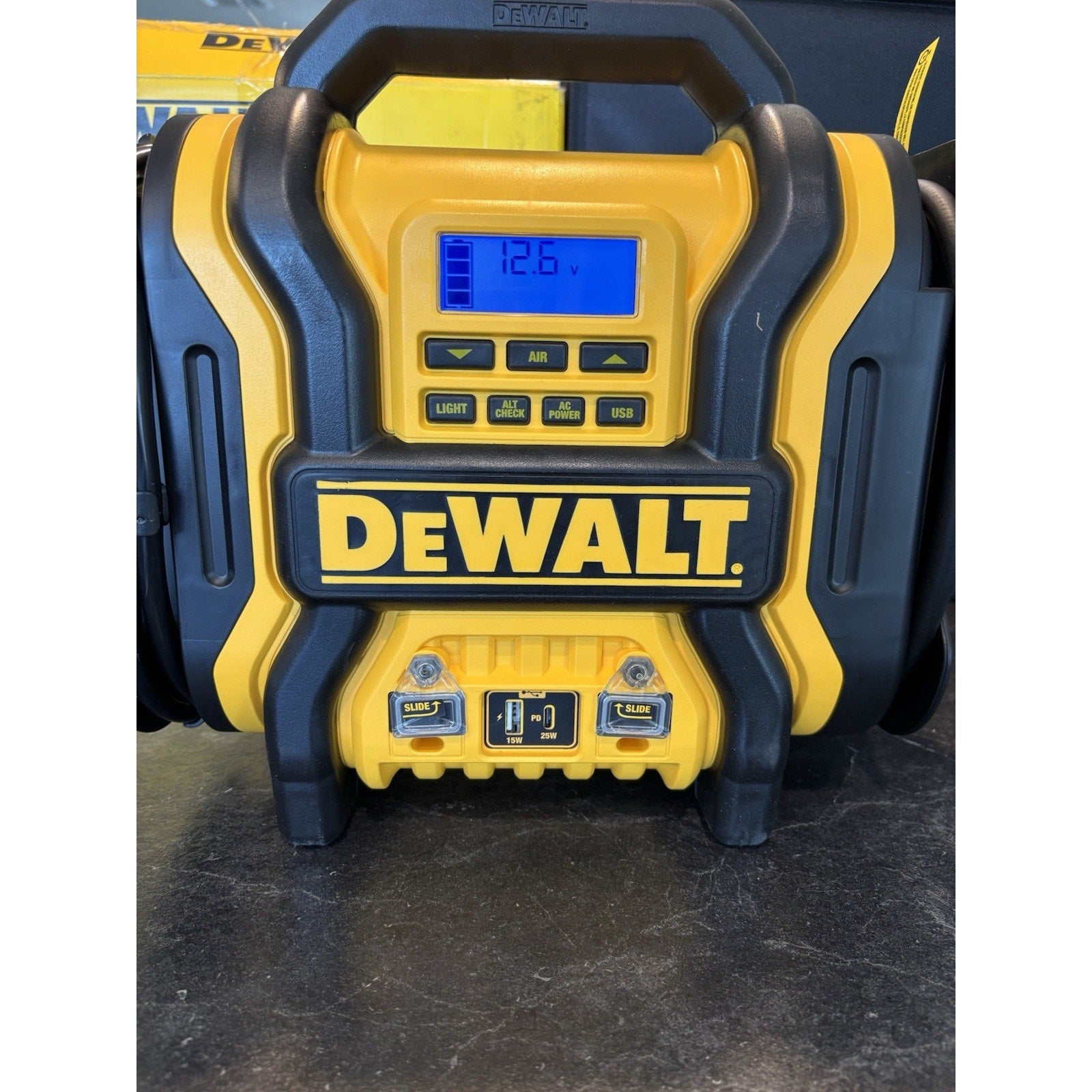 DEWALT Portable Power 2000 Peak Amp Jump Starter w/Digital Compressor