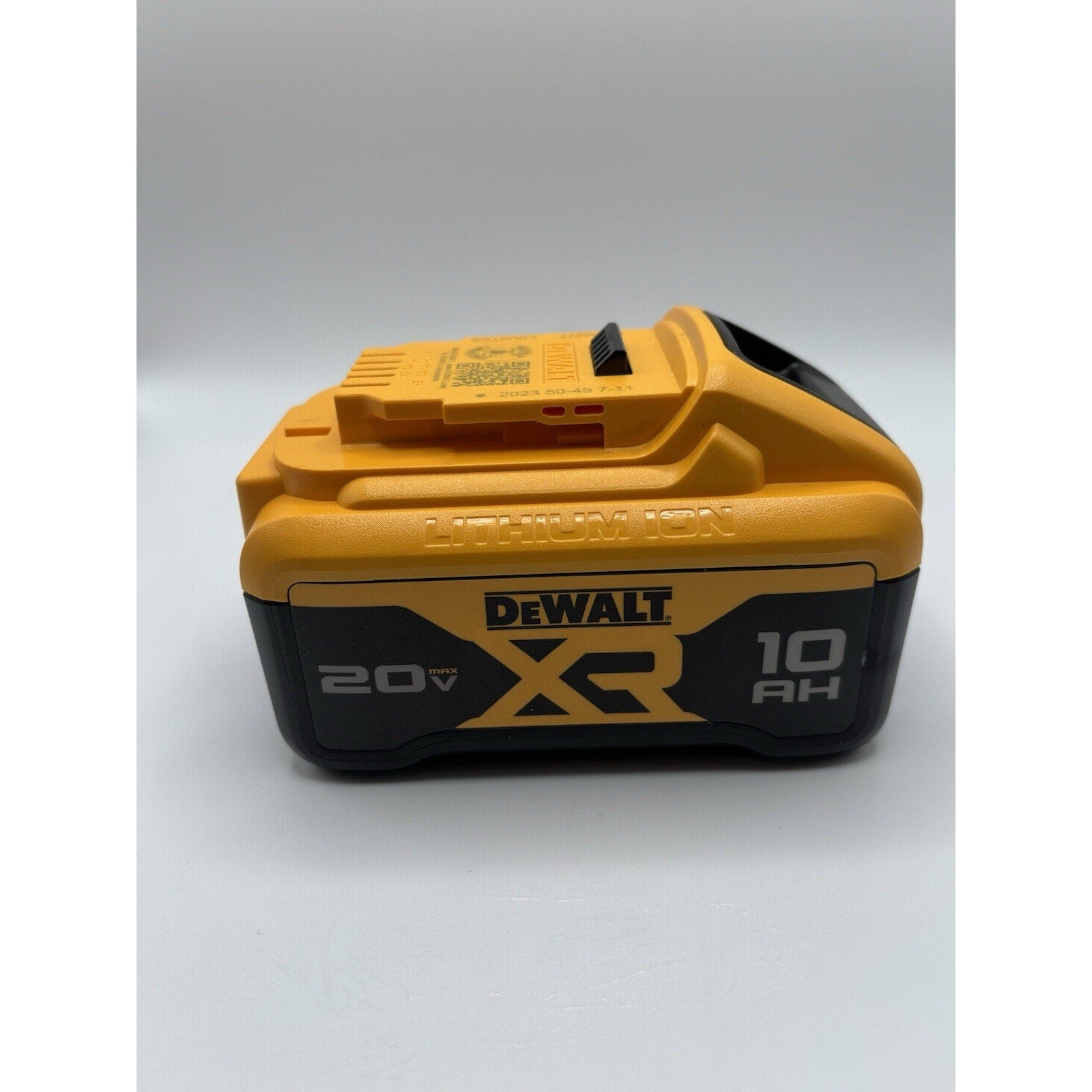 DEWALT MAX XR 20V Li-Ion Battery - DCB210