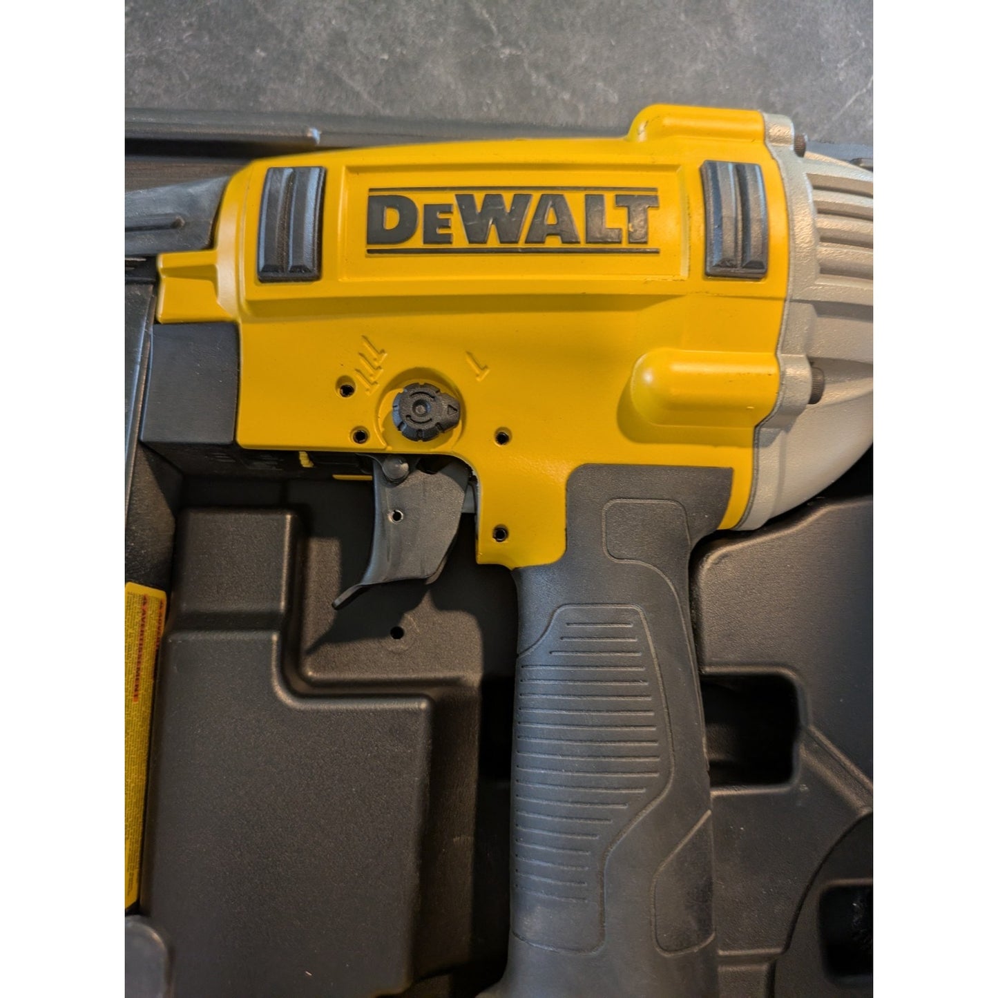 DEWALT DWFP71917 16-Ga Precision Point Finish Nailer w/ Case | Tested Works
