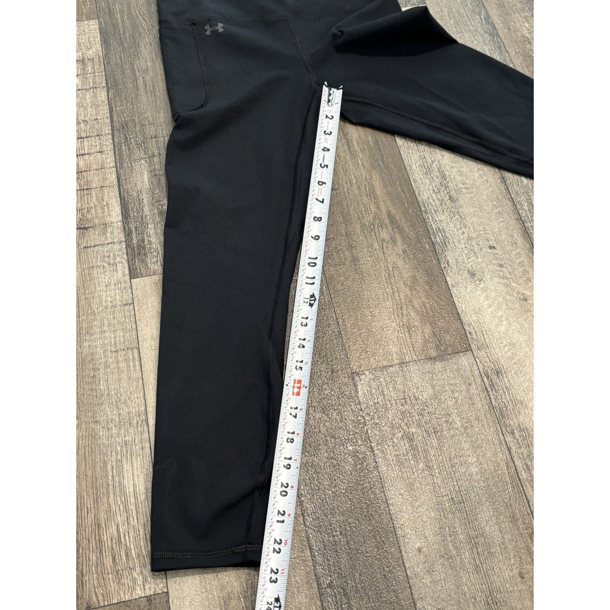 Under Armour Women’s Black Ankle Leggings M Pockets Stretch Logo 23" Inseam