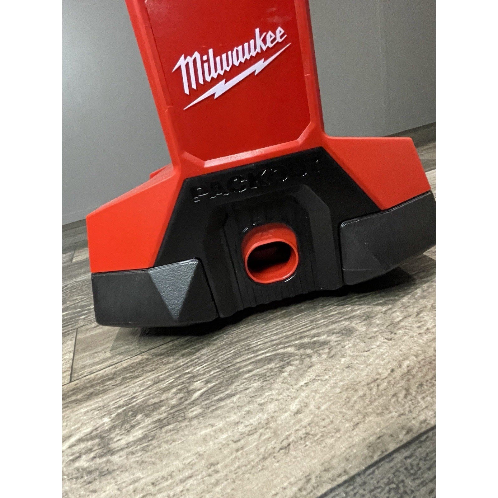 Milwaukee 48-59-1809 Six Bay Rapid Charger M18