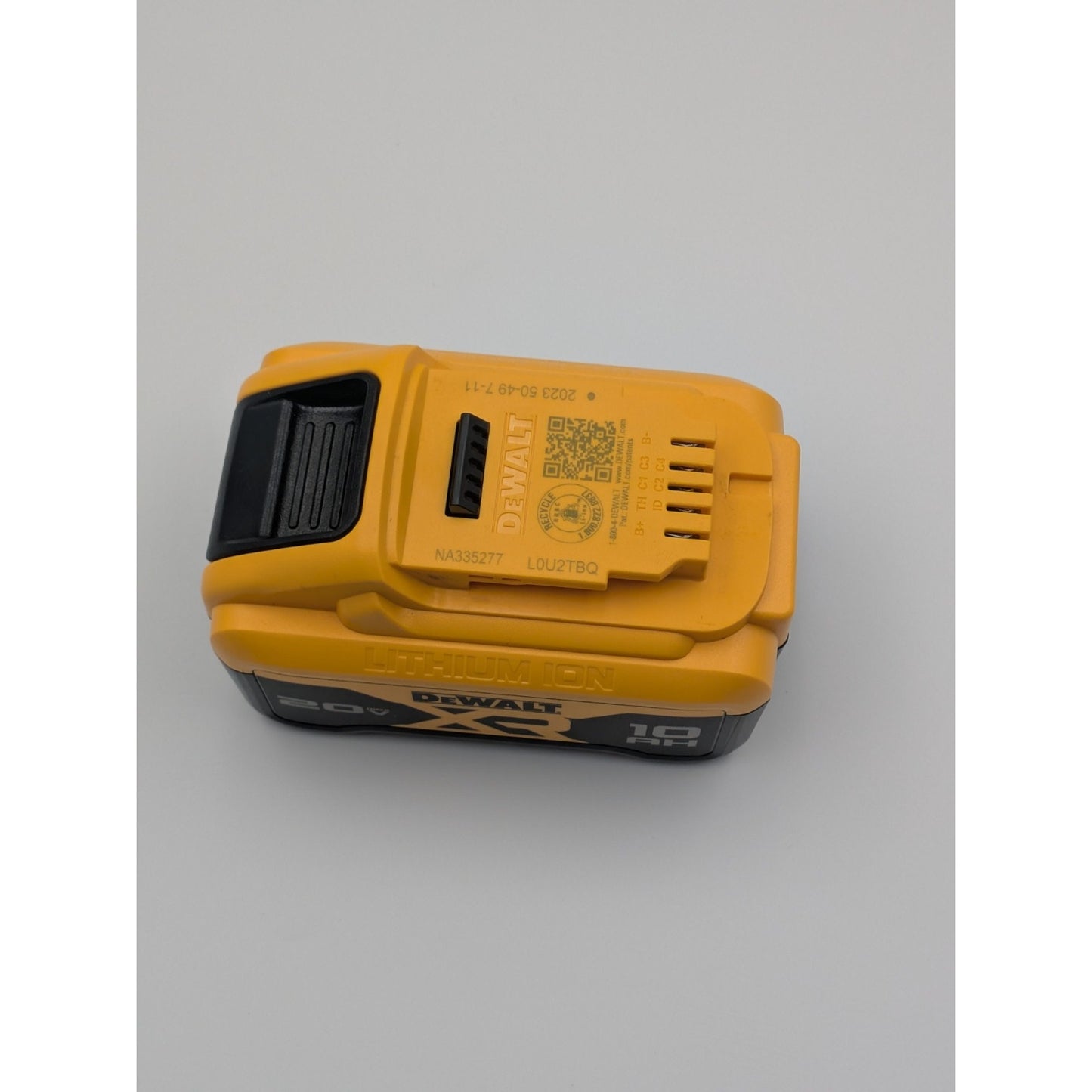 DEWALT MAX XR 20V Li-Ion Battery - DCB210