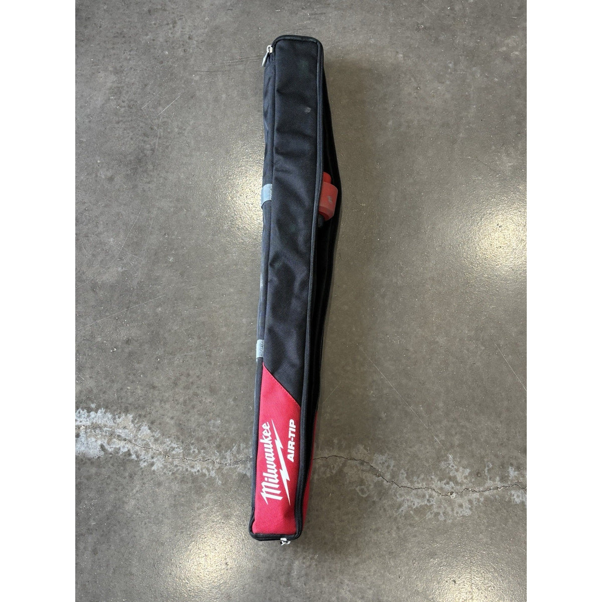 Milwaukee AIR-TIP 4pc Vacuum Attachment Set w/ Carrying Case Black/Red