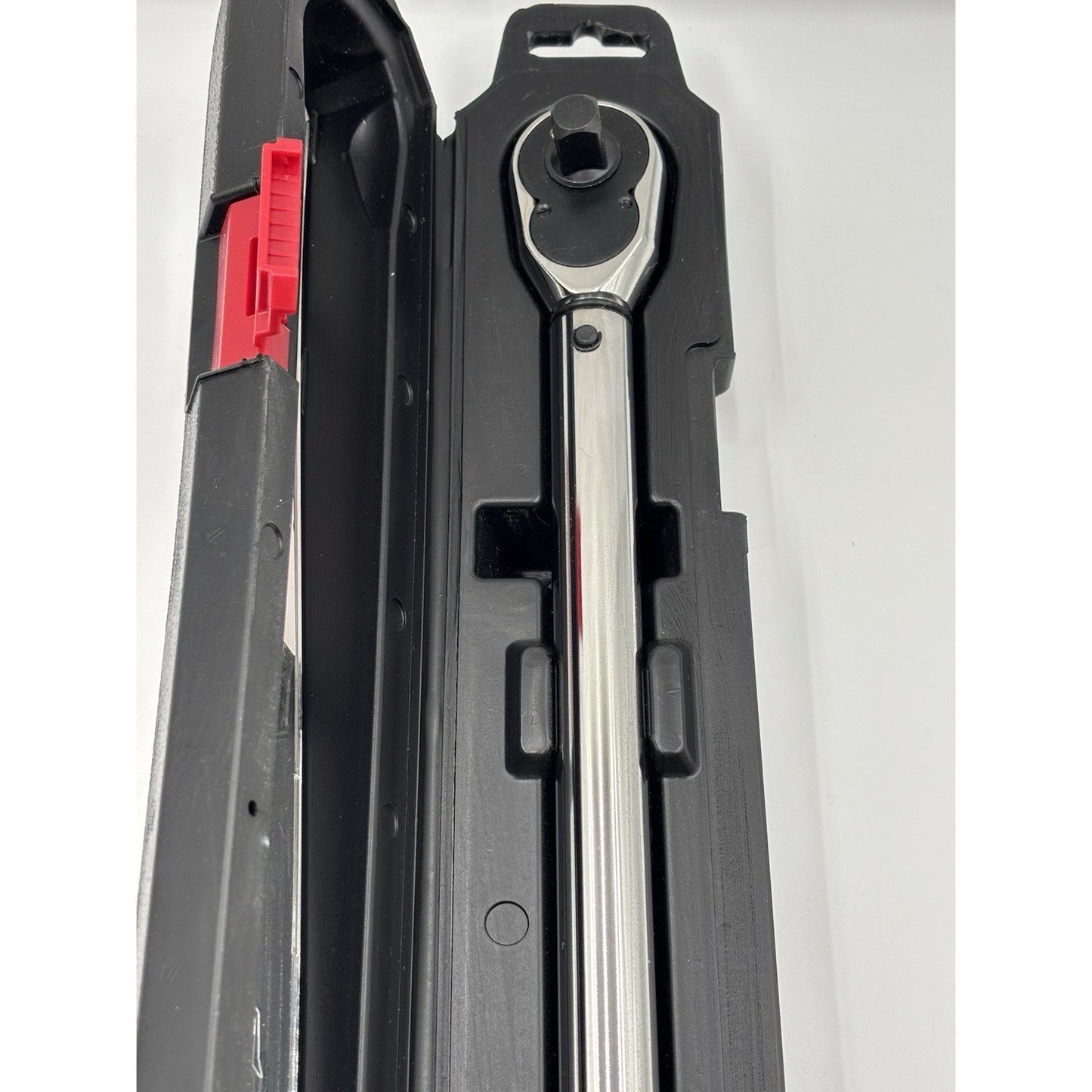 Husky 50 ft. /lbs. to 250 ft. /lbs. 1/2 in. Drive Torque Wrench - (564464)