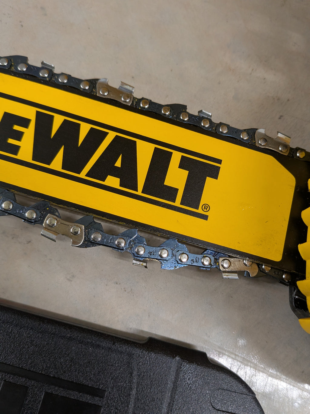 Dewalt - 20-Volt MAX 12 in. Battery Powered Brushless Chainsaw (Tool Only)