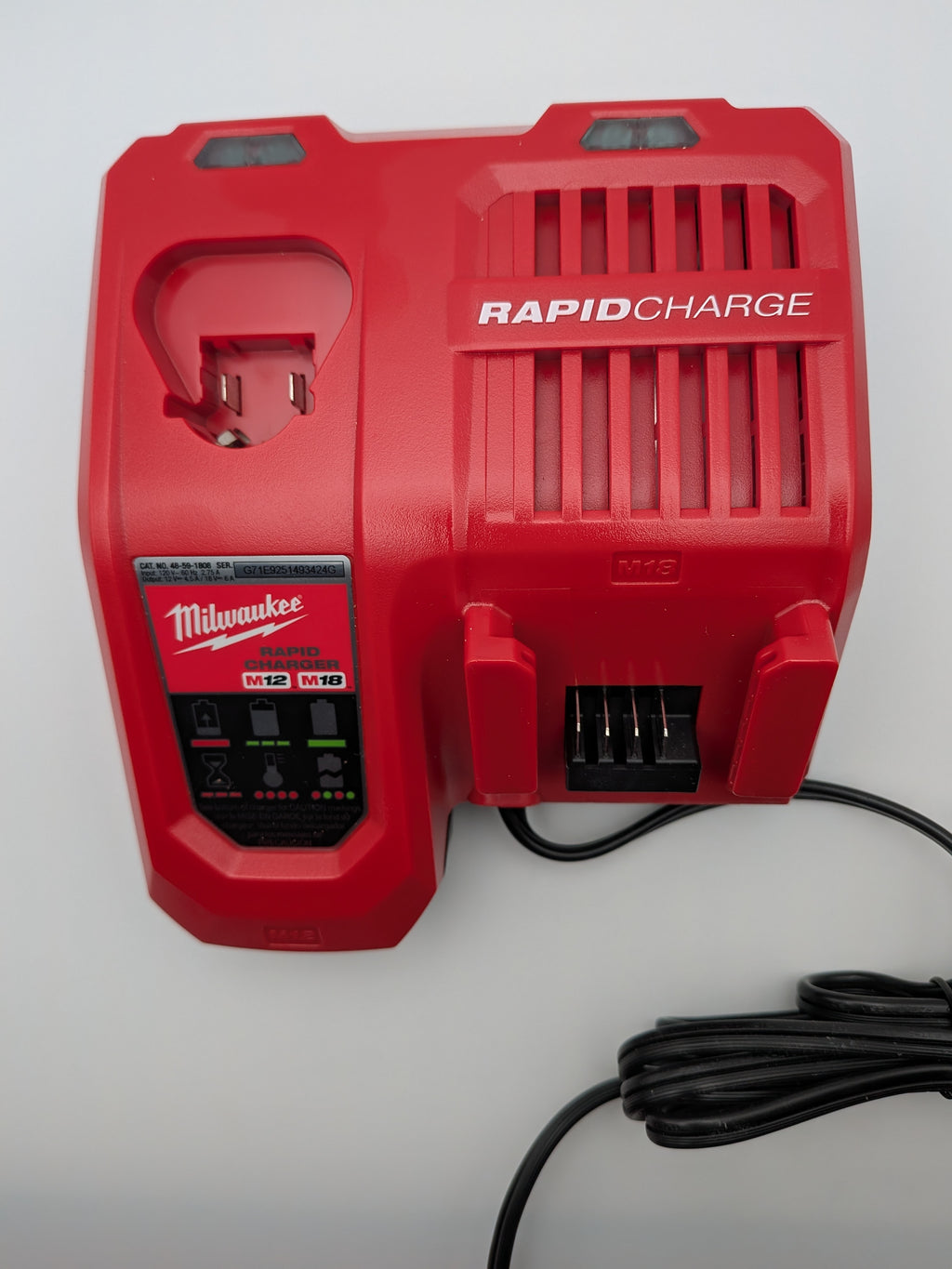 Milwaukee M12 & M18 Multi-Voltage Rapid Charger (48-59-1808) 🔋