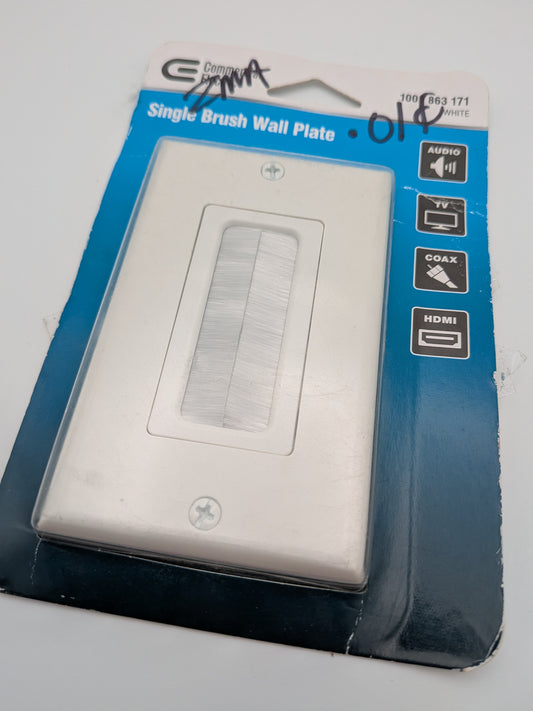 1-Gang Brush Plastic Wall Plate, White