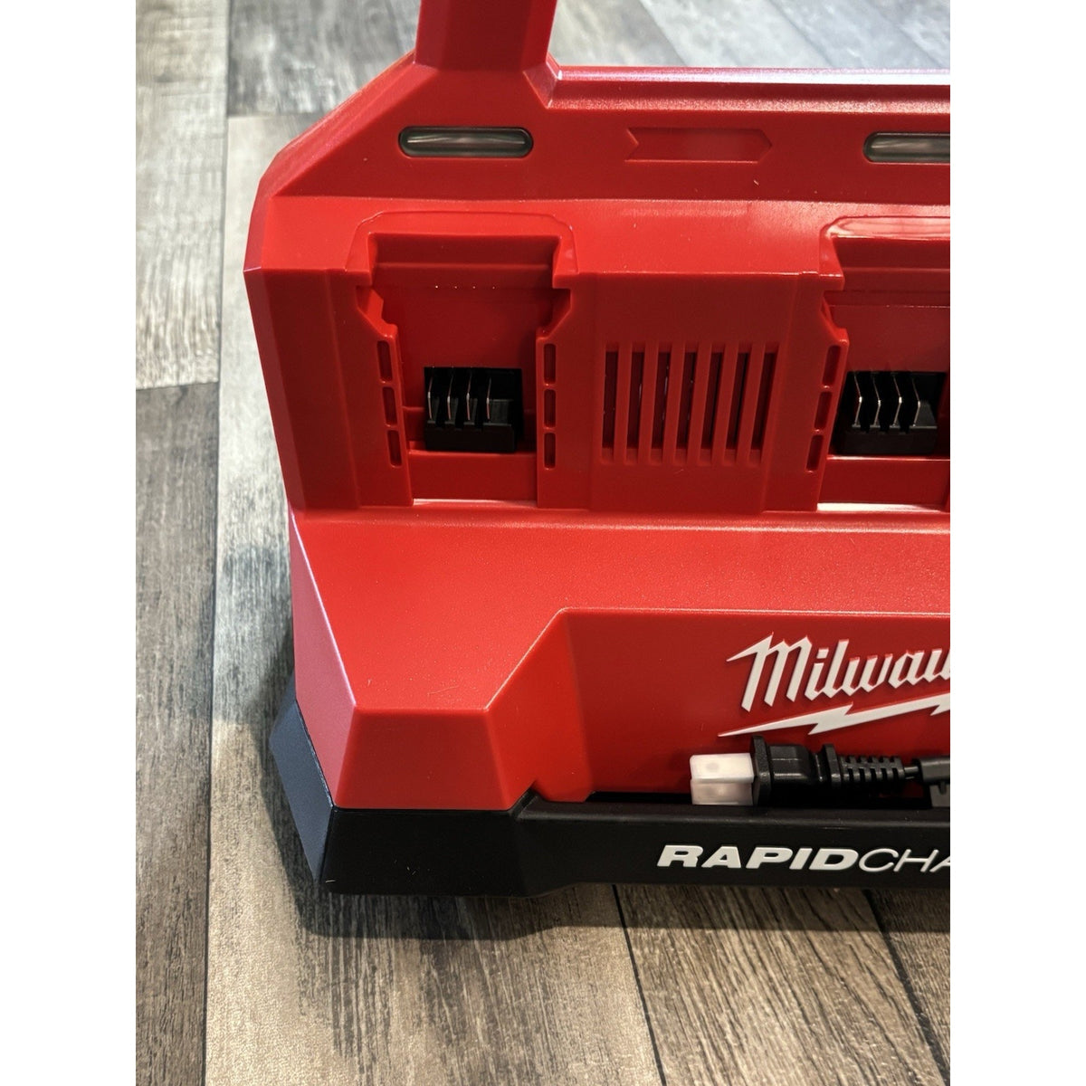 M18 18V Lithium-Ion PACKOUT 6-Port Rapid Charger