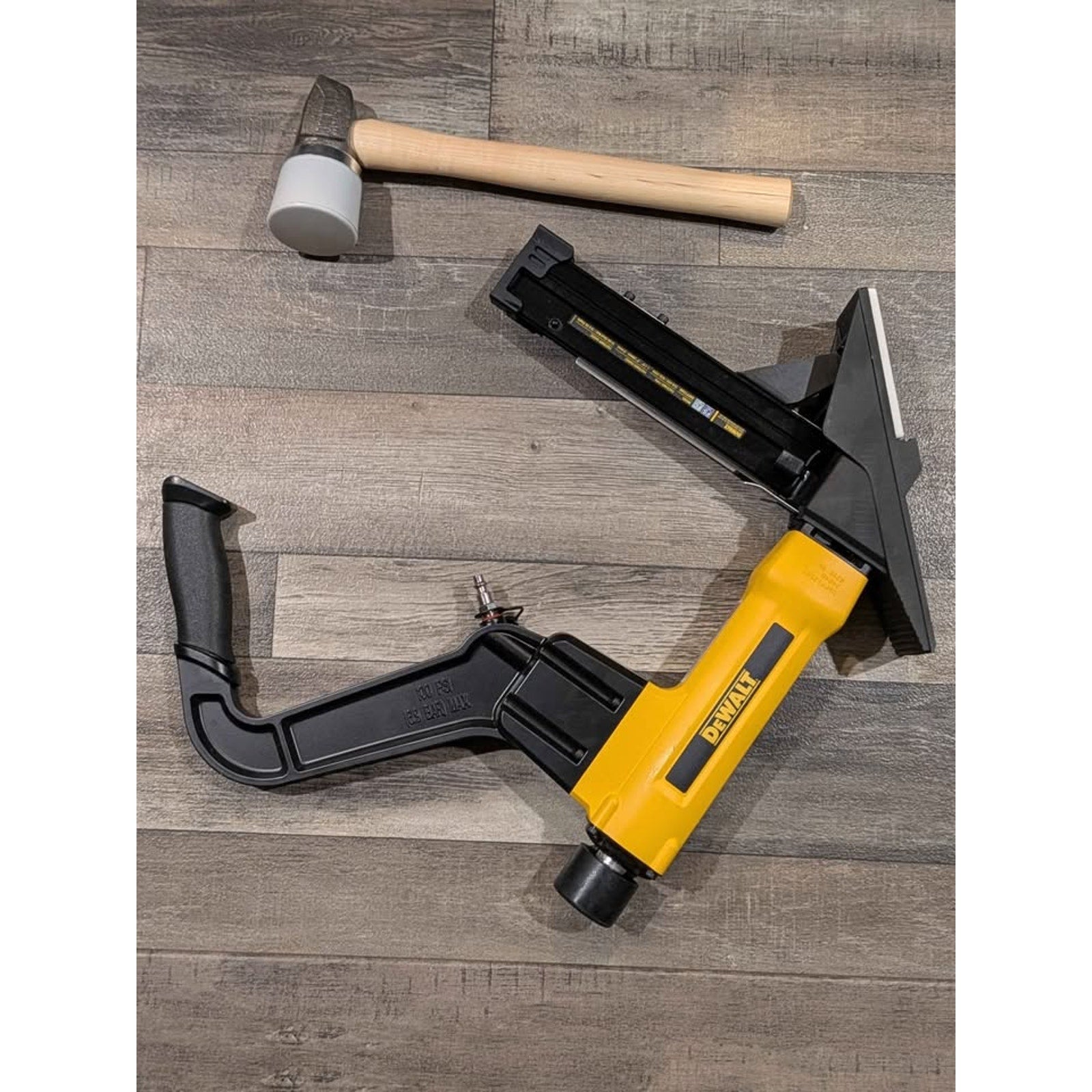 DeWalt 2-in-1 Pneumatic 15.5-Gauge and 16-Gauge Flooring Tool