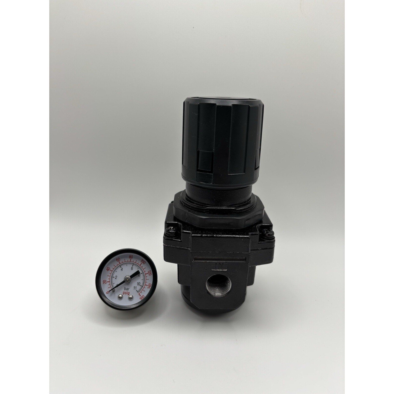 Husky 3/8 in. High Performance Air Regulator, 0-150 PSI 1003211355