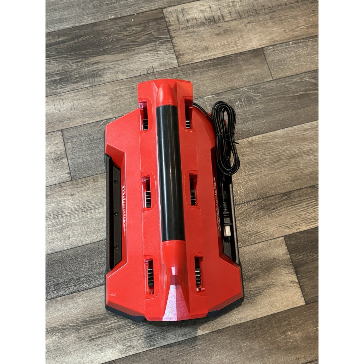 M18 18V Lithium-Ion PACKOUT 6-Port Rapid Charger