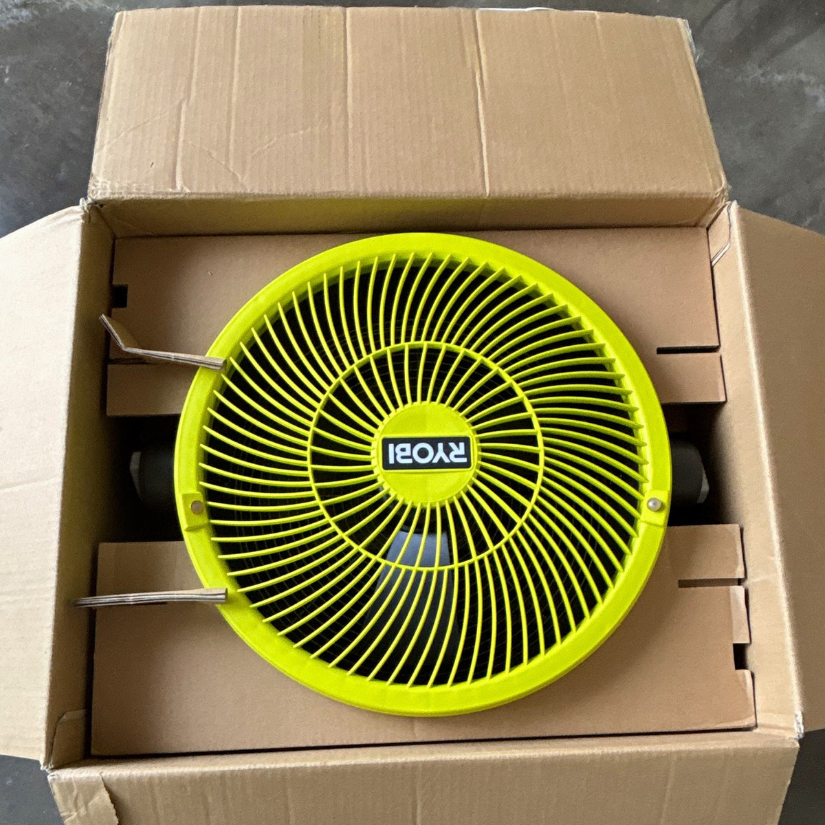 RYOBI Whisper Series 18V ONE+ 12 in Hybrid Misting Fan 1400 CFM PCL850B