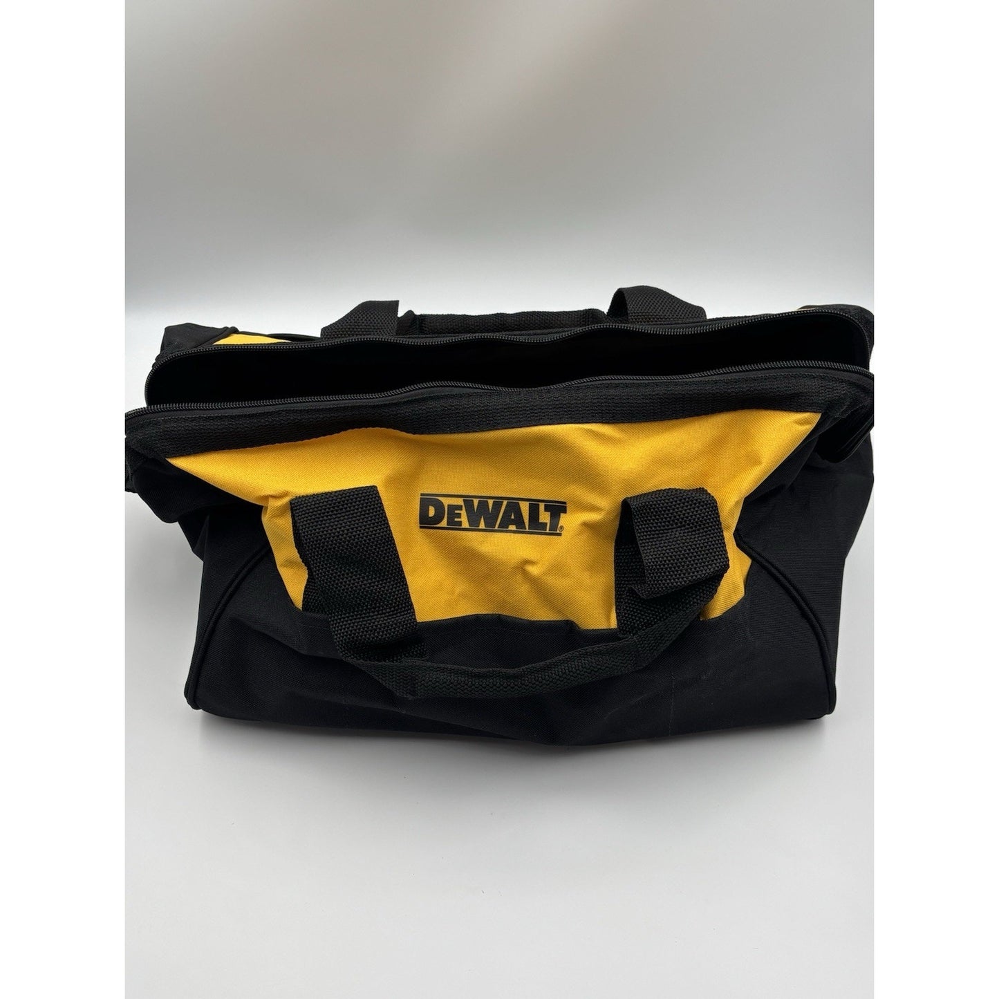 DEWALT DCN681 20V MAX XR 18 GA Cordless Narrow Crown Stapler